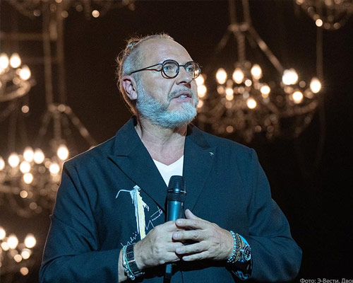 От завода АЗЛК до театральных подмостков: юбилей Юрия Грымова и большие премьеры