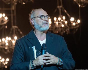 От завода АЗЛК до театральных подмостков: юбилей Юрия Грымова и большие премьеры